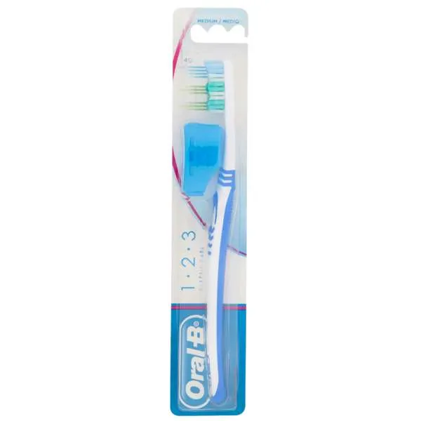 AZ - ORAL B Oral-B Spazzolino Classic Care 40 Medio - MegaPrezzo